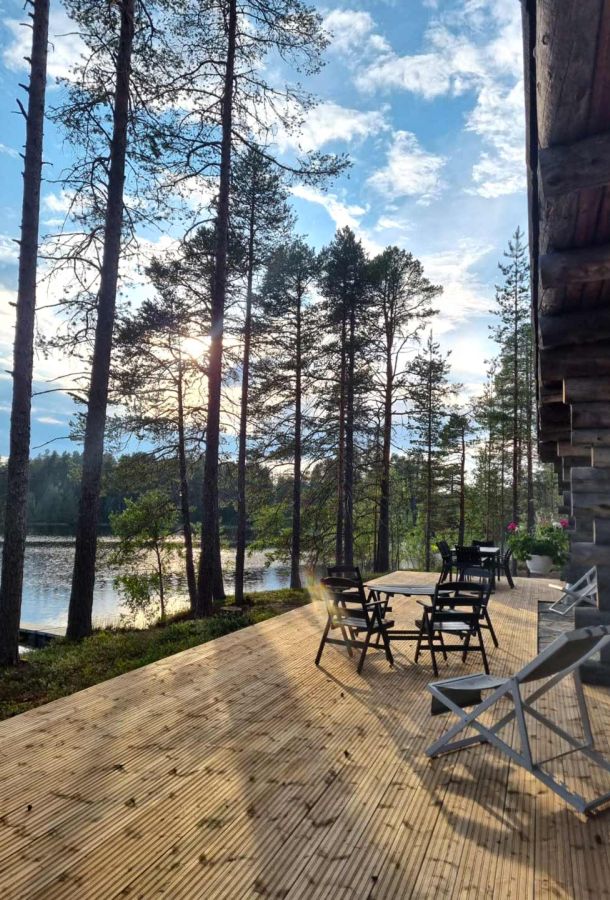 arcticvillage-terassi-kesa